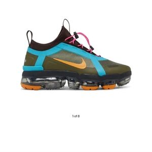 Women Nike Vapormax.